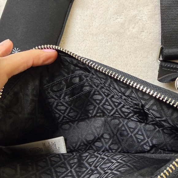 ⭐️Athleta Revive Modular Crossbody Bag black - Picture 9 of 12